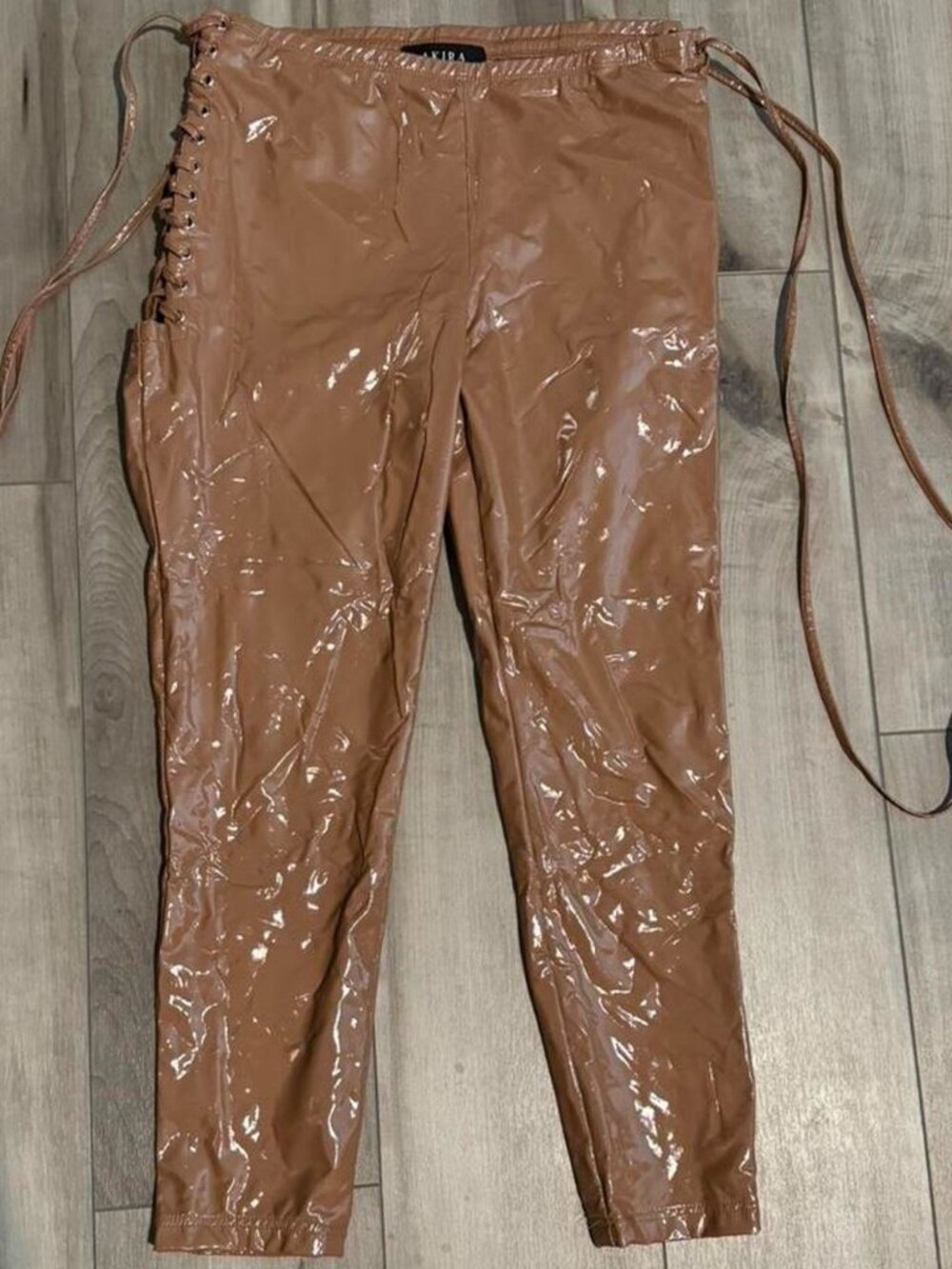 AKIRA WASHPOPPIN VINYL LACE UP LEGGINGS TAN LIGHT BROWN SIZE LARGE FAUX LEATHER